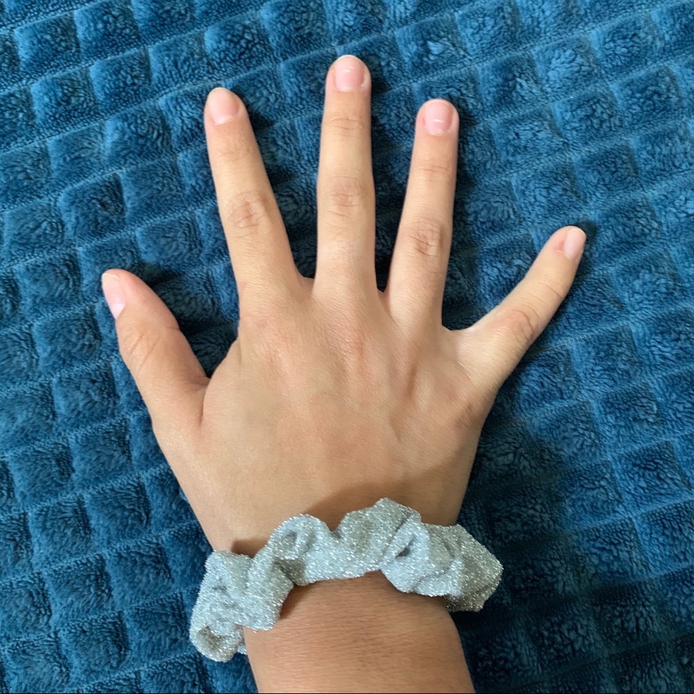 SCRUNCHIES! 💗 - Picture 5 of 7